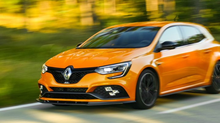 O Cenário Atual dos Compactos: Das Opções Mais Acessíveis no Brasil ao Renascimento do Renault 5 na Europa